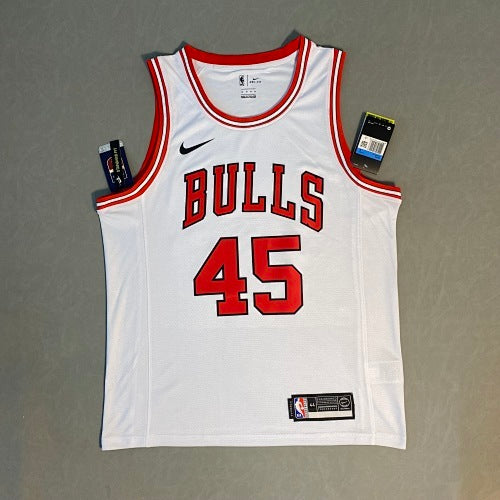 Bulls crew neck white No. 45 Jordan