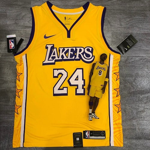 Lakers with stars No. 24 Kobe Bryant
