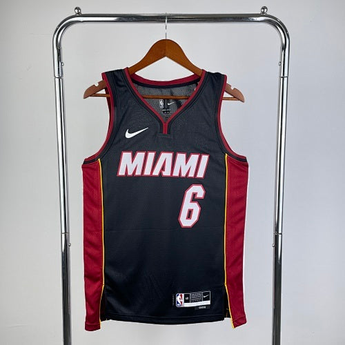 Season 23 Heat V-neck Black No. 6 James