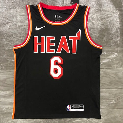 18th Season Heat Retro Night Black No. 6 James