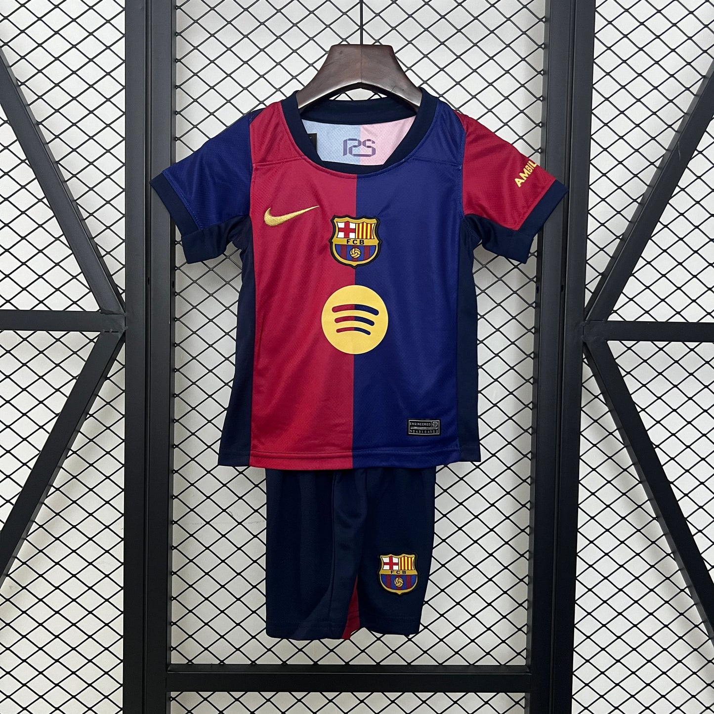STOCK: (18) Barcelona New Season Pedri 8