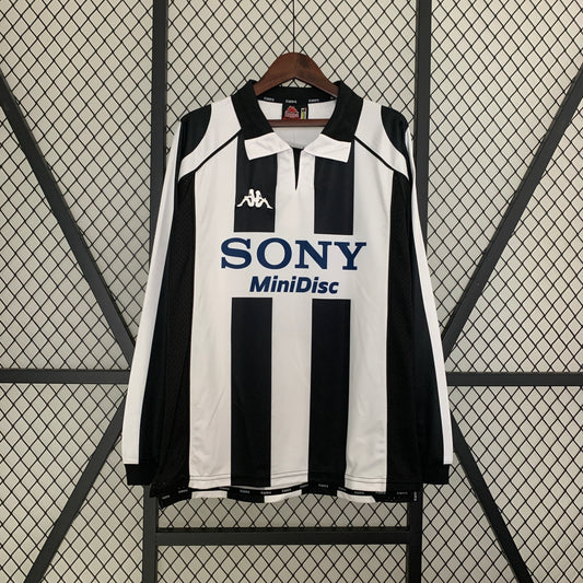 97/98 Juventus Home Retro Long Sleeve Jersey