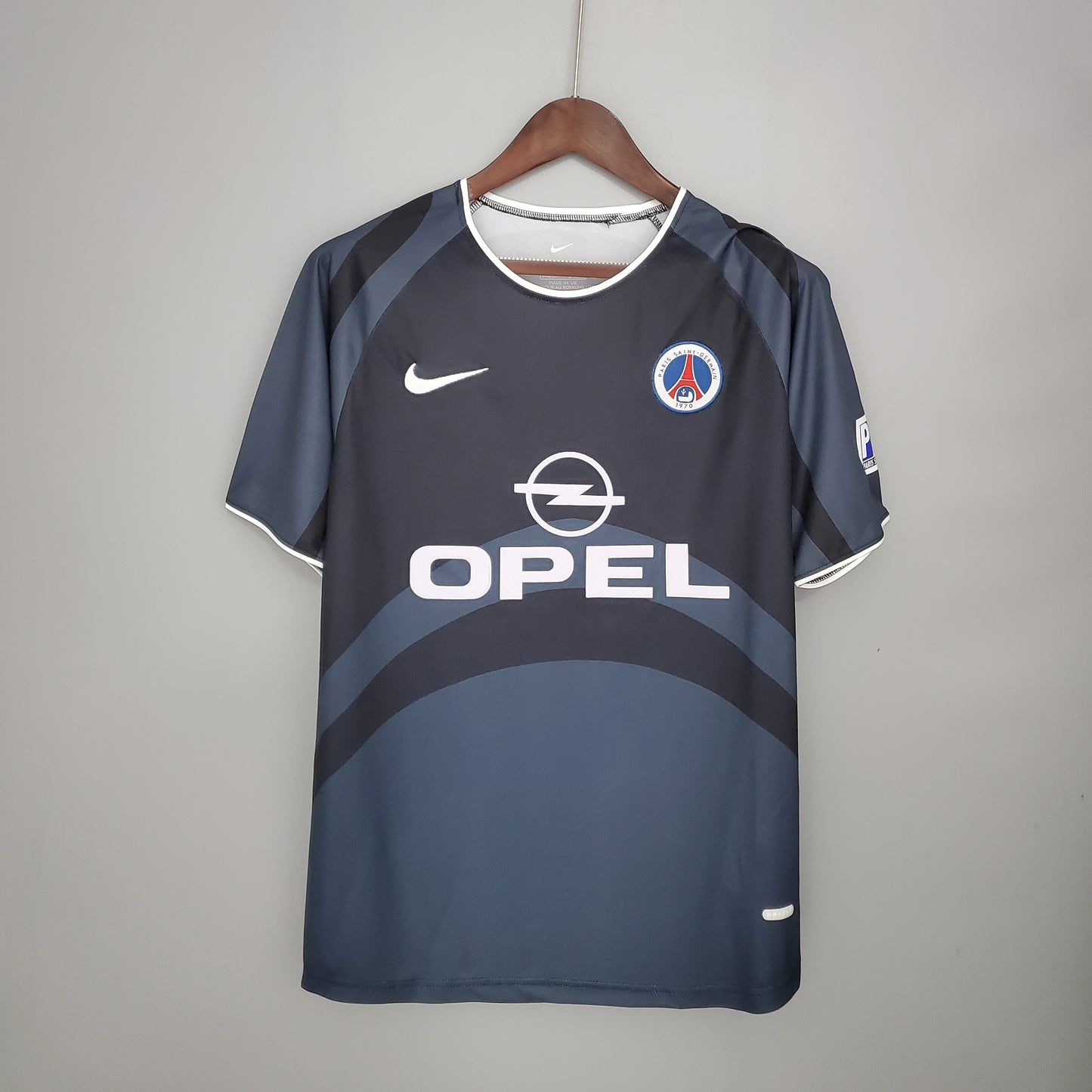 01/02 PSG Third away retro jersey