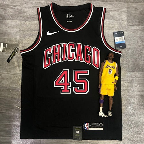 Bulls crew neck black No. 45 Jordan