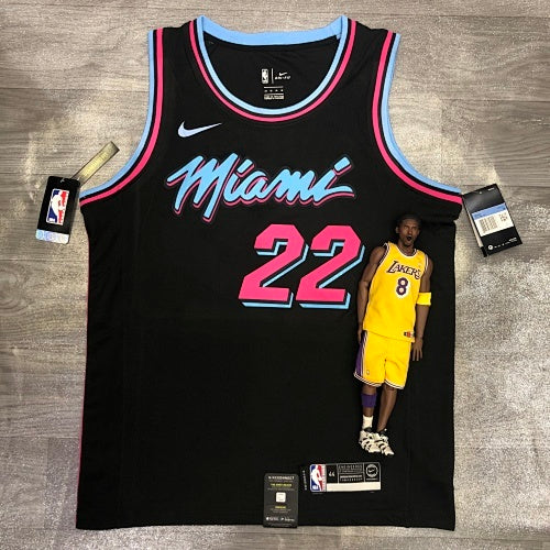 Heat crew neck black No. 22 Jim Butler