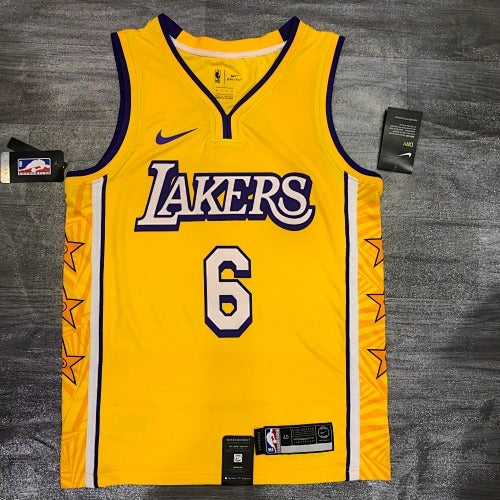 Lakers with stars No. 6 James