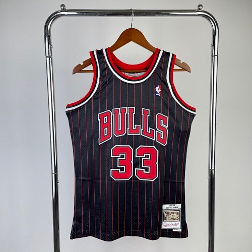 MN hot-pressed retro jersey: SW Bulls 96 season black stripes No. 33 Pippen