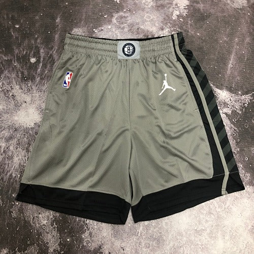 nets trapeze shorts