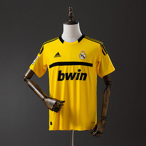 Retro Real Madrid 11/12 Goalkeeper Yellow