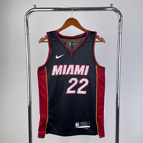 Season 23 Heat V-neck Black No. 22 Butler