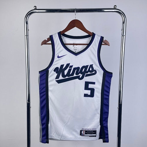 Season 24 Kings Home White No. 5 Fox