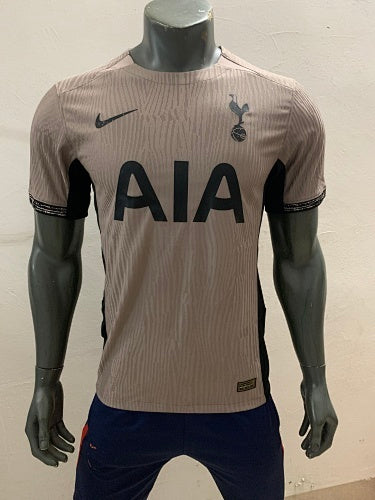 Spurs second guest
