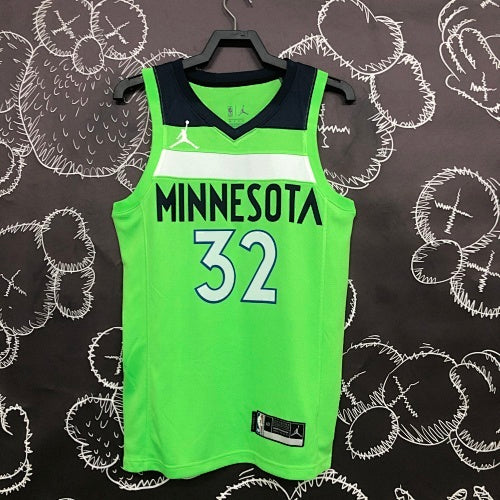 Timberwolves Flyers No. 32 Towns